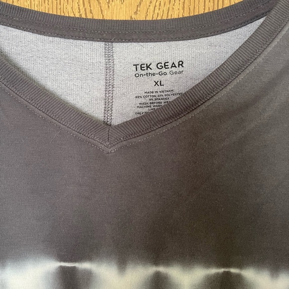 XL Croft & Barrow V Neck sweatshirt - Picture 3 of 5